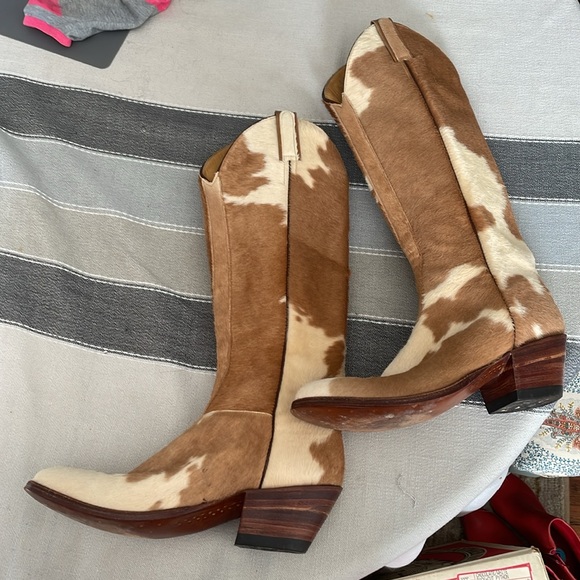 Amazing VTG Brown/Cream Natural Cowhide Cowboy Boots Size 7 - Picture 5 of 10